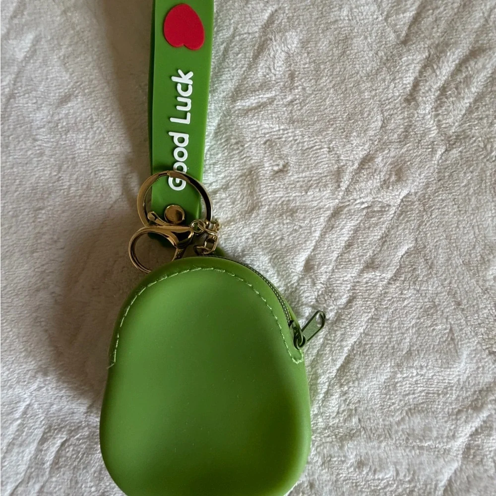 Green Avocado Pop It coins Keychain - Picture 2 of 6